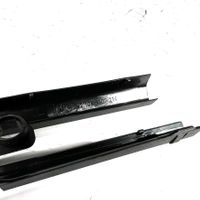 BMW 5 E39 Rivestimento del binario sedile anteriore del passeggero 8207214