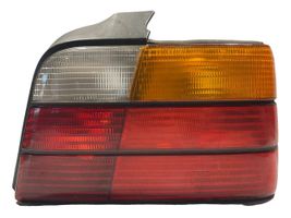 BMW 3 E36 Задний фонарь в кузове 