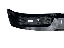 BMW 7 E38 Cornice di rivestimento della regolazione del sedile della portiera anteriore 8207246