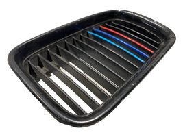 BMW 3 E36 Grille inférieure de pare-chocs avant 8151547