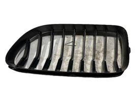 BMW 6 F12 F13 Maskownica / Grill / Atrapa górna chłodnicy 7370390