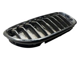 BMW 6 F12 F13 Maskownica / Grill / Atrapa górna chłodnicy 7370390