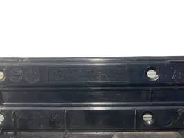 BMW 3 E46 Takaoven kynnyksen suojalista 8219188