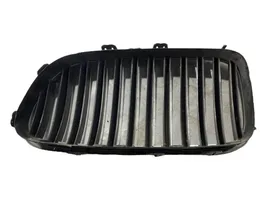 BMW 5 F10 F11 Maskownica / Grill / Atrapa górna chłodnicy 7261356