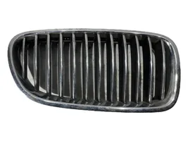 BMW 5 F10 F11 Maskownica / Grill / Atrapa górna chłodnicy 7261356