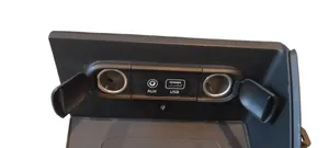 KIA Niro Connecteur/prise USB C60197