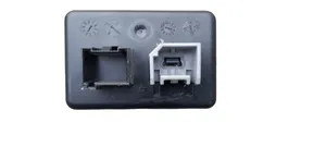 Peugeot Boxer Gniazdo / Złącze USB 