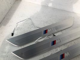 BMW 7 F01 F02 F03 F04 Copertura del rivestimento del sottoporta anteriore 10073010