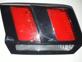 Peugeot 3008 II Lampy tylnej klapy bagażnika 9810477880