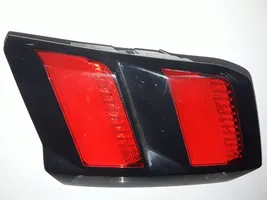 Peugeot 3008 II Lampy tylnej klapy bagażnika 9810477880