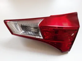 Toyota RAV 4 (XA40) Lampy tylnej klapy bagażnika SAER11