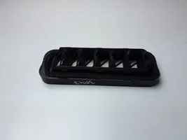 Mitsubishi L200 Grill / Wlot powietrza błotnika przedniego MN148274