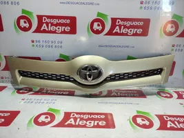 Toyota Corolla Verso E121 Rejilla delantera 5311113240