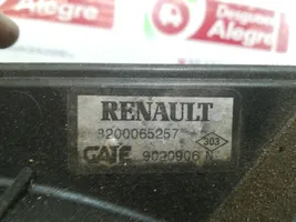 Renault Megane I Jäähdyttimen jäähdytinpuhallin 820065257