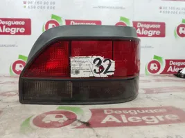 Renault Clio I Aizmugurējais lukturis virsbūvē 7700796118