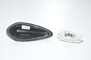 BMW M4 F82 F83 GPS-pystyantenni 