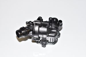 BMW 5 G30 G31 Boîtier de thermostat / thermostat 8581627