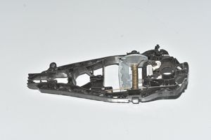 BMW 2 F46 Klamka/wspornik zewnętrzny drzwi przednich 7401210