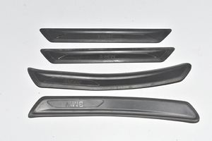 BMW 2 F46 Garniture de protection de seuil intérieur 51477263315