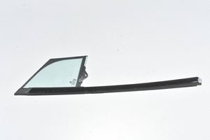 BMW i3 Маленькое стекло "A" передних дверей (четырехдверного автомобиля) 7289041