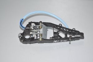 BMW 2 F46 Klamka/wspornik zewnętrzny drzwi tylnych 7401210