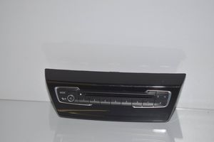 BMW 2 F46 Unité principale radio / CD / DVD / GPS 9371455