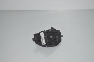 BMW 2 F46 Podpora mocowania półki bagażnika 7360971