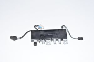 BMW 7 E38 Aerial antenna amplifier 