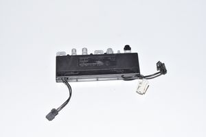 BMW 7 E38 Amplificatore antenna 