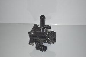 BMW 5 G30 G31 Boîtier de thermostat / thermostat 8642559