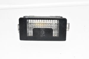 BMW 7 E38 Lampa oświetlenia tylnej tablicy rejestracyjnej 8352424