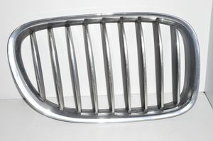 BMW 7 F01 F02 F03 F04 Grille calandre supérieure de pare-chocs avant 7211658