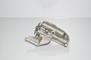 BMW 7 E38 Oil pump 