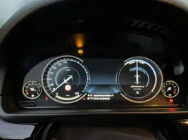 BMW 5 F10 F11 Geschwindigkeitsmesser Cockpit 