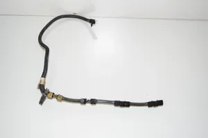 BMW 2 F46 Tuyau d'alimentation conduite de carburant 8587546