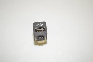 BMW 5 G30 G31 Connettore plug in USB 9229294
