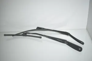 BMW X3 F25 Windshield/front glass wiper blade 7213271