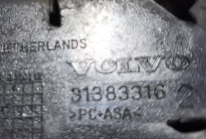 Volvo S90, V90 Takapuskurin hinaussilmukan suojakansi 31383316