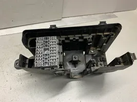 Chevrolet Captiva Fuse box cover 