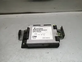 Mitsubishi Carisma Centrālās atslēgas vadības bloks MR238029