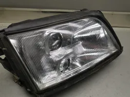 Audi A6 S6 C4 4A Lampa przednia 205003B