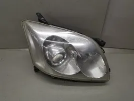 Toyota Avensis T250 Lampa przednia 