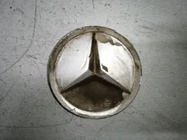 Mercedes-Benz C W202 Enjoliveur d’origine 2014010225