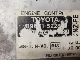 Toyota Yaris Verso Dzinēja vadības bloks 8966152280