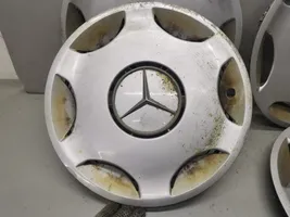 Mercedes-Benz C W202 Mozzo/copricerchi/borchia della ruota R15 2024010024