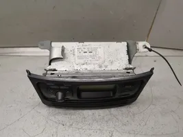 Toyota Yaris Verso Radio/CD/DVD/GPS-pääyksikkö 8611052030