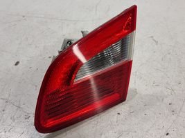 Skoda Superb B6 (3T) Lampy tylnej klapy bagażnika 3T5945094