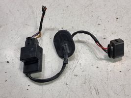 Volkswagen Golf VI Fuel pump relay 1K0906093F