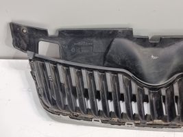 Skoda Fabia Mk2 (5J) Atrapa chłodnicy / Grill 5J0853668C