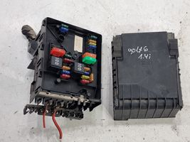 Volkswagen Golf VI Fuse box set 01718130